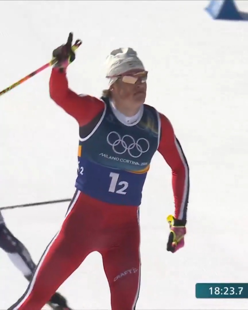 HISTORY FOR KLAEBO. HISTORY FOR THE UNITED STATES. An electric push to the line in the men's cross-country team sprint! 🍿 #WinterOlympics