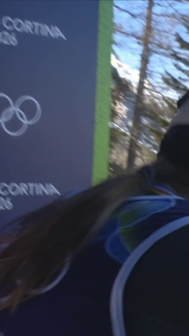 TERRIBLE pour Lena Dürr qui a enfourché dès le premier piquet sur la deuxième manche du slalom... Suivez les Jeux en intégralité sur Eurosport et HBO Max