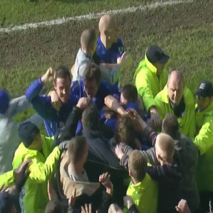 Which are the random, perhaps not so famous, Goodison games that produced bedlam in the stands? 🔵⚽️ Here’s a list to start off… Osman vs Pompey, 2005 Radzinski vs Southampton, 2003 McCall vs Wimbledon, 1989 O’Keefe vs Southampton, 1981