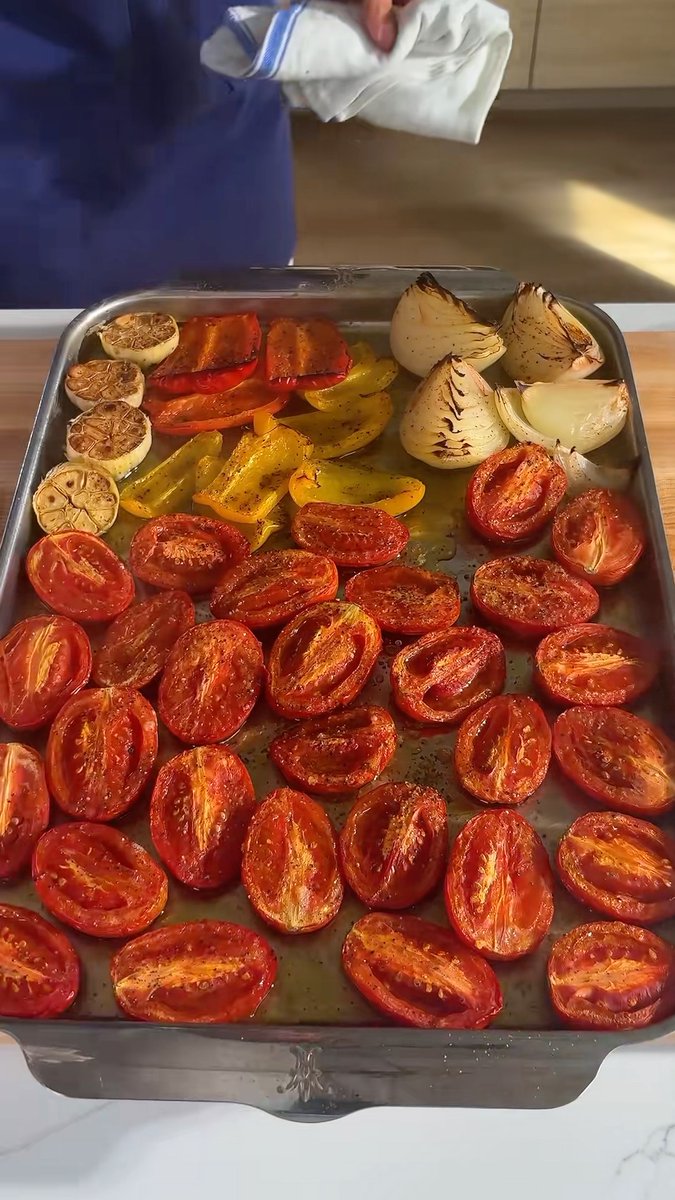 Make tomato soup on a roasting pan like @nickdigiovanni 🍅 Thanks for the hot tip in honor of the Hot List! #FNHotList