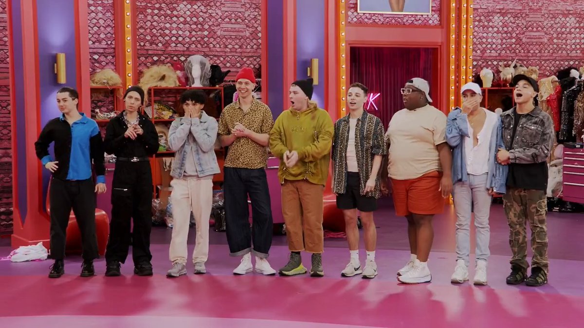 Drag queens have entered the villa! 🏝️ Snatch up a first lewk at this week's #DragRace NOW! 👉