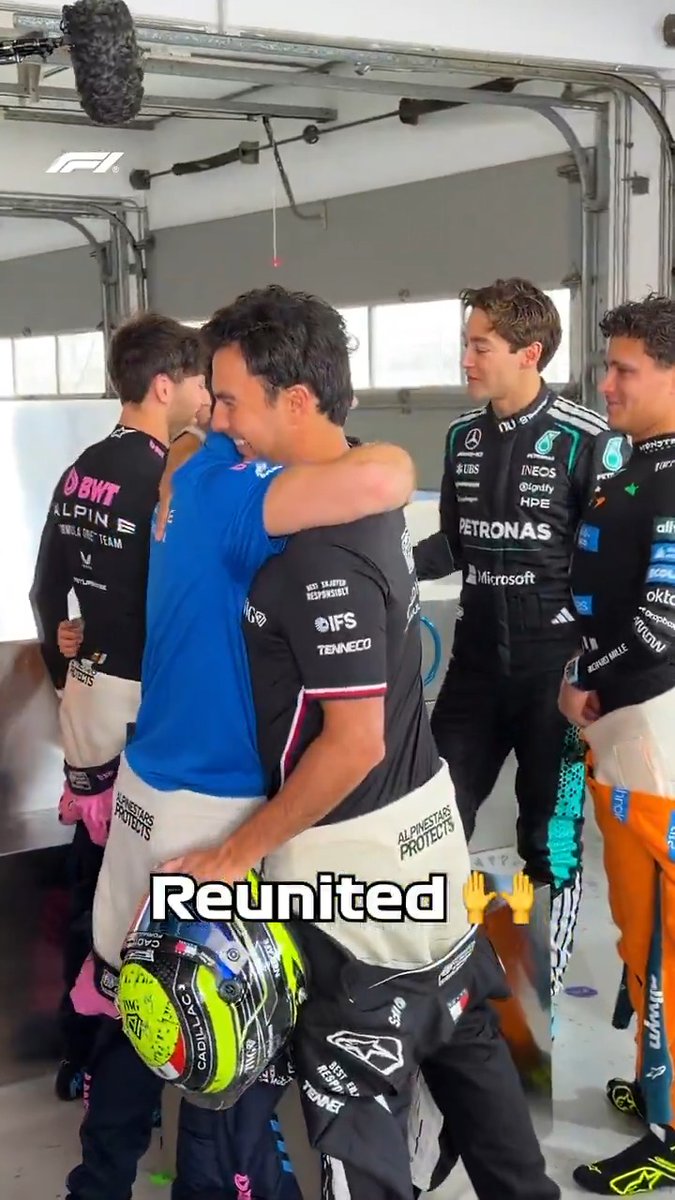 Handshakes and hugs as our drivers reunite! 🤗🤝 #F1 #F1Testing