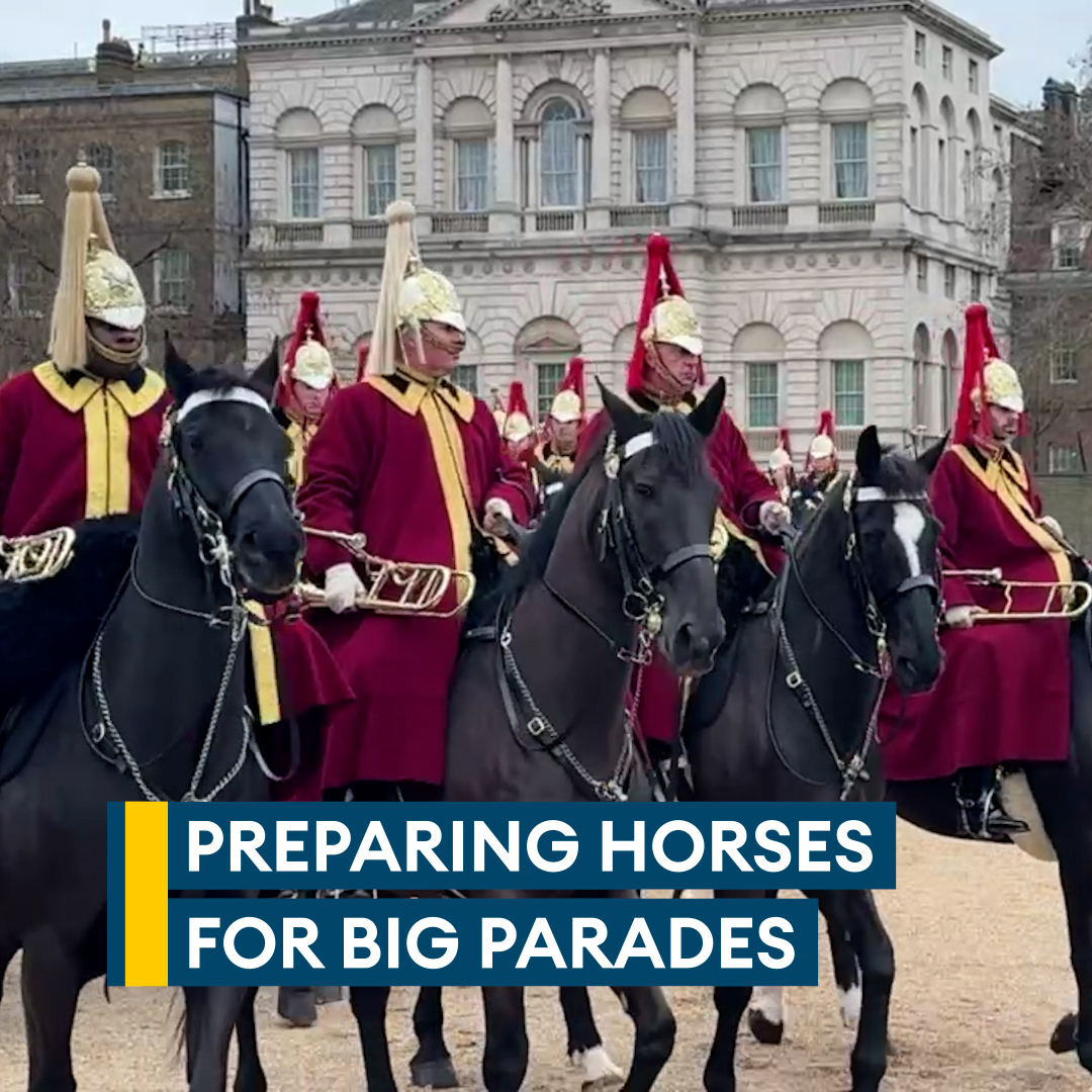 Precision in the saddle🐎 🥁The King's Life Guard rode out from Knightsbridge to the sound of the Household Cavalry Mounted Band — part of vital spring drills preparing Army horses for the noise, crowds and spectacle of major ceremonial events