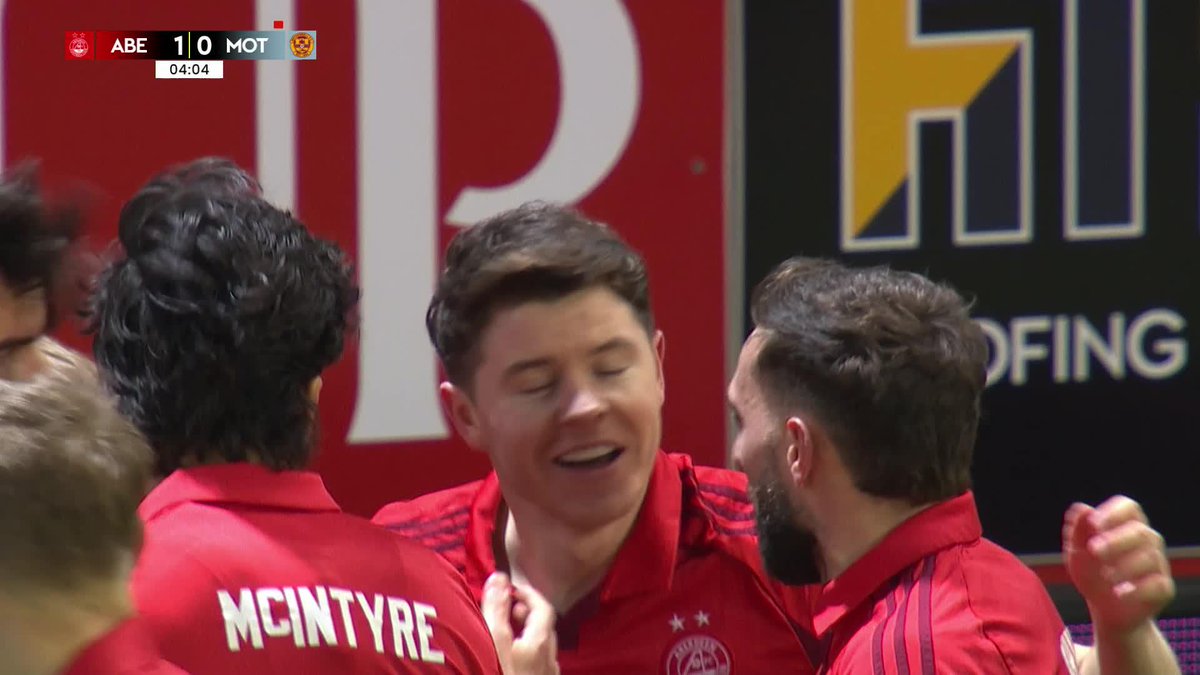 "It's the start of Aberdonian dreams!" 🎙️ Aberdeen FC strike first against Motherwell as Kevin Nisbet scores from the free-kick following Oscar Priestman's red card 🔴 #ScottishCup