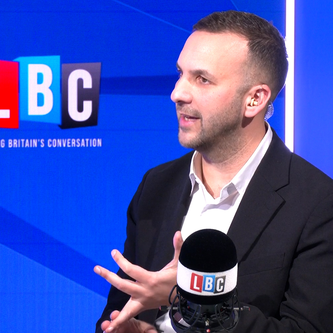 “Are you equivocating on whether Zionism is a racist ideology?” Iain Dale 🏴🇬🇧 ⚒️ challenges Zack Polanski on whether he'd be comfortable with his party labelling his openly pro-Israel mother and sister 'racist'.