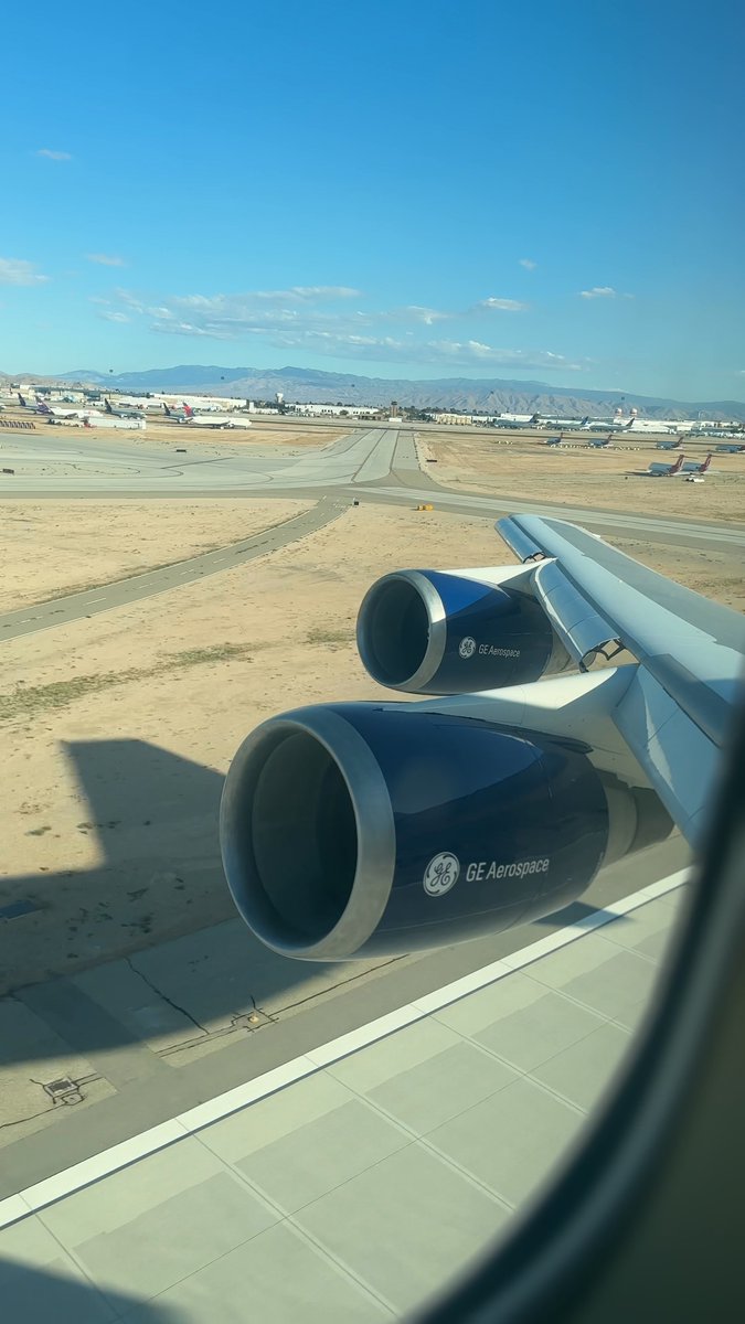 Ready for takeoff! 🛫 Happy #WingseatWednesday! Check out this stunning view from our very own Flying Test Bed. 😍 #GEAerospace #aviation