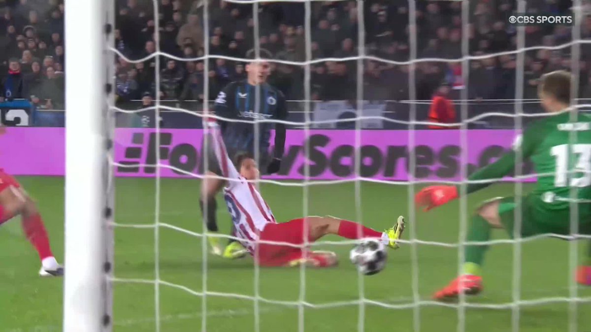 Christos Tzolis delivers a superb strike in the final moments against Atlético Madrid 💫