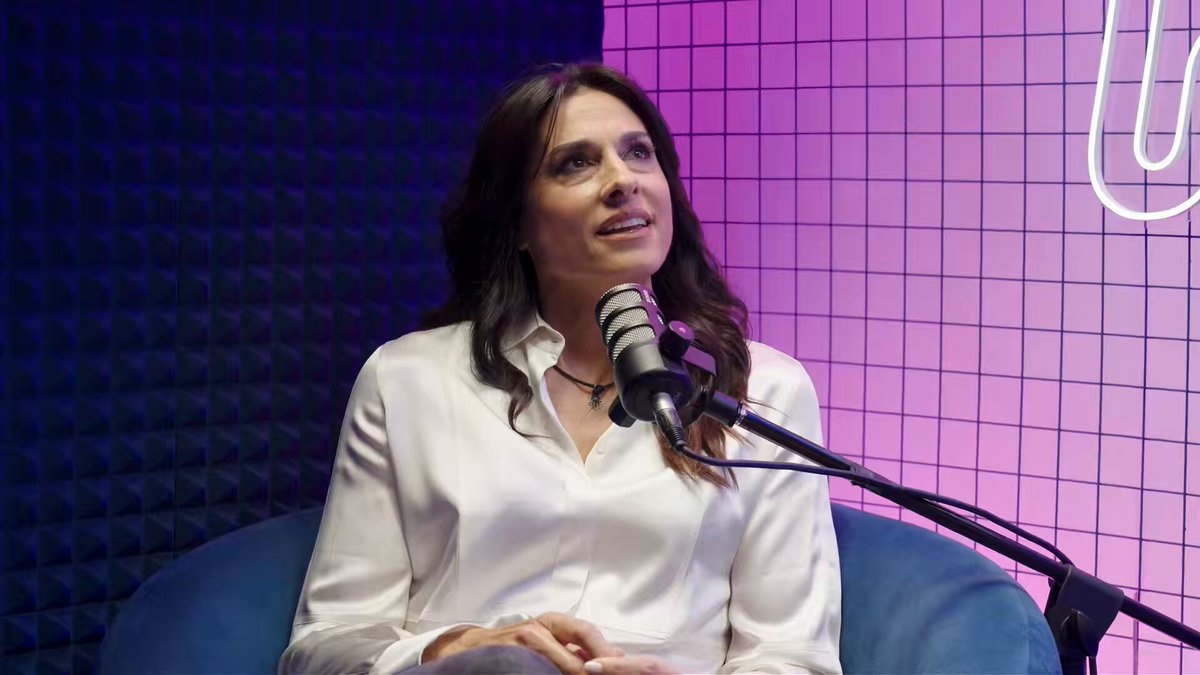 🇦🇷 “¿Qué se puede decir de Diego no? El corazón más grande del mundo. Apoyaba, alentaba, te veía mal y te llamaba” Gabriela Sabatini cuenta cómo conoció a Maradona y la gran relación que tenían. Mirá la nota completa: