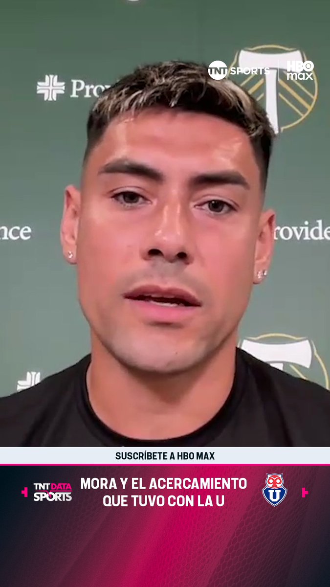 🗣⚽🔵🔴 ATENCIÓN, AZULES Felipe Mora, en entrevista exclusiva con TNT Sports, se refirió a los acercamientos que ha tenido con #LaU en las últimas temporadas y no esconde sus ganas de tener la chance de volver a vestir la camiseta de Romántico Viajero. Más detalles en 📲💻 Link en la BIO 📍