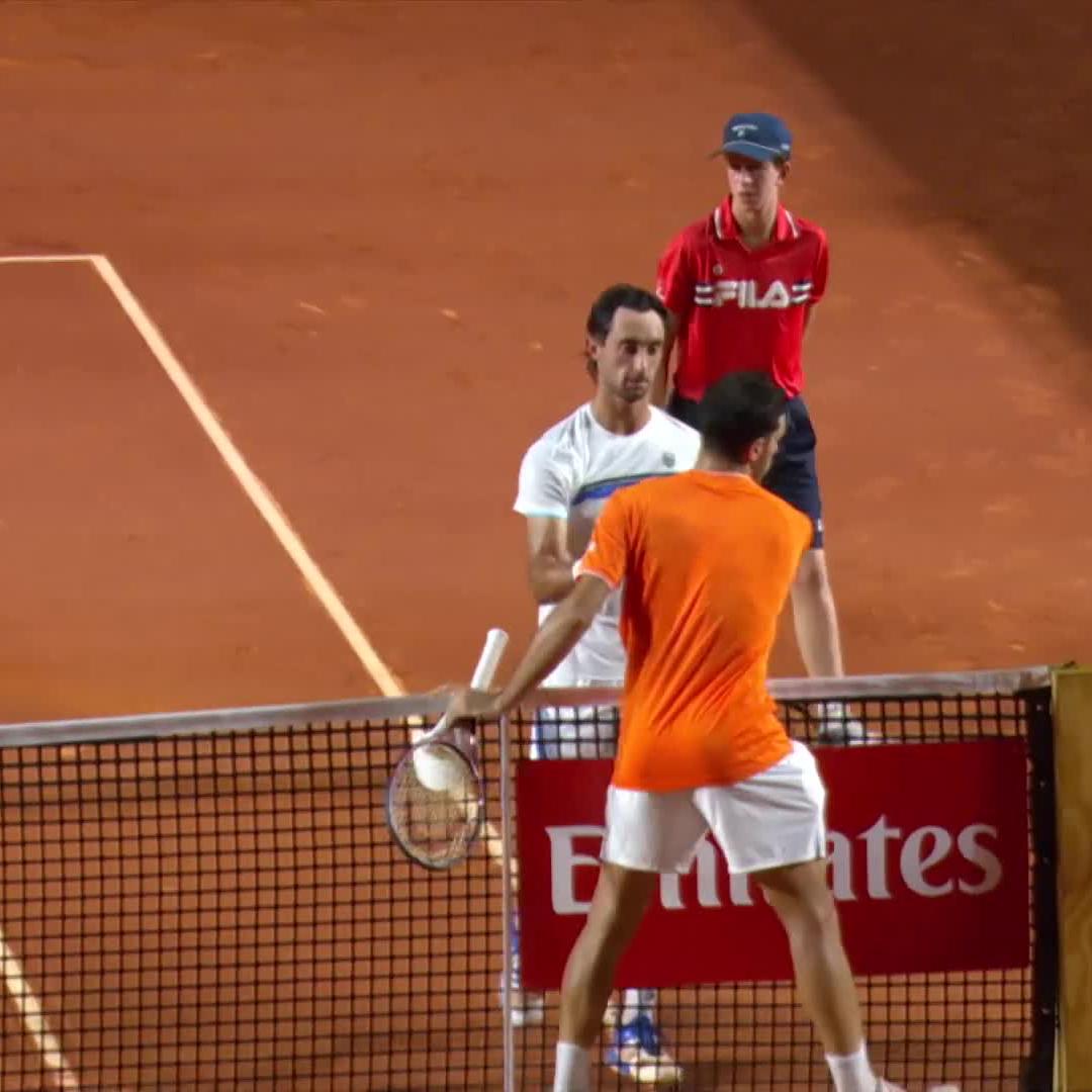 😢🇦🇷 Francisco Cerúndolo se tuvo que retirar por lesión del ATP 500 de Río. Thiago Tirante avanza a cuartos de final.