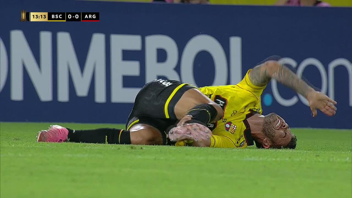 ¿Era infracción por plancha de Cortés a Tito Villalba? Siga, siga dijo el árbitro... 📺 Mirá TODA la CONMEBOL #Libertadores por #DisneyPlus Plan Premium