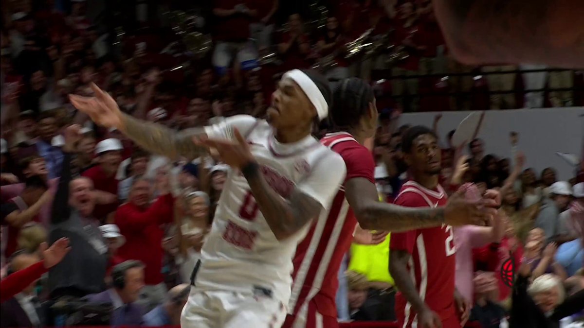 THE TIDE ARE ROLLIN' BACK 👀🐘 Watch the finish of No. 20 Arkansas-No. 25 Alabama on ESPN and the ESPN App 🍿