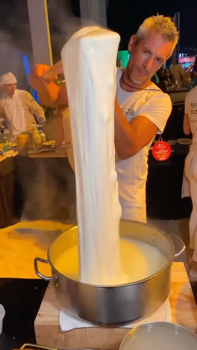 Fresh burrata made RIGHT before your very eyes never gets old 🤩 Simply iconic, Mimmo's Mozzarella! SOBEWFF #SOBEWFF