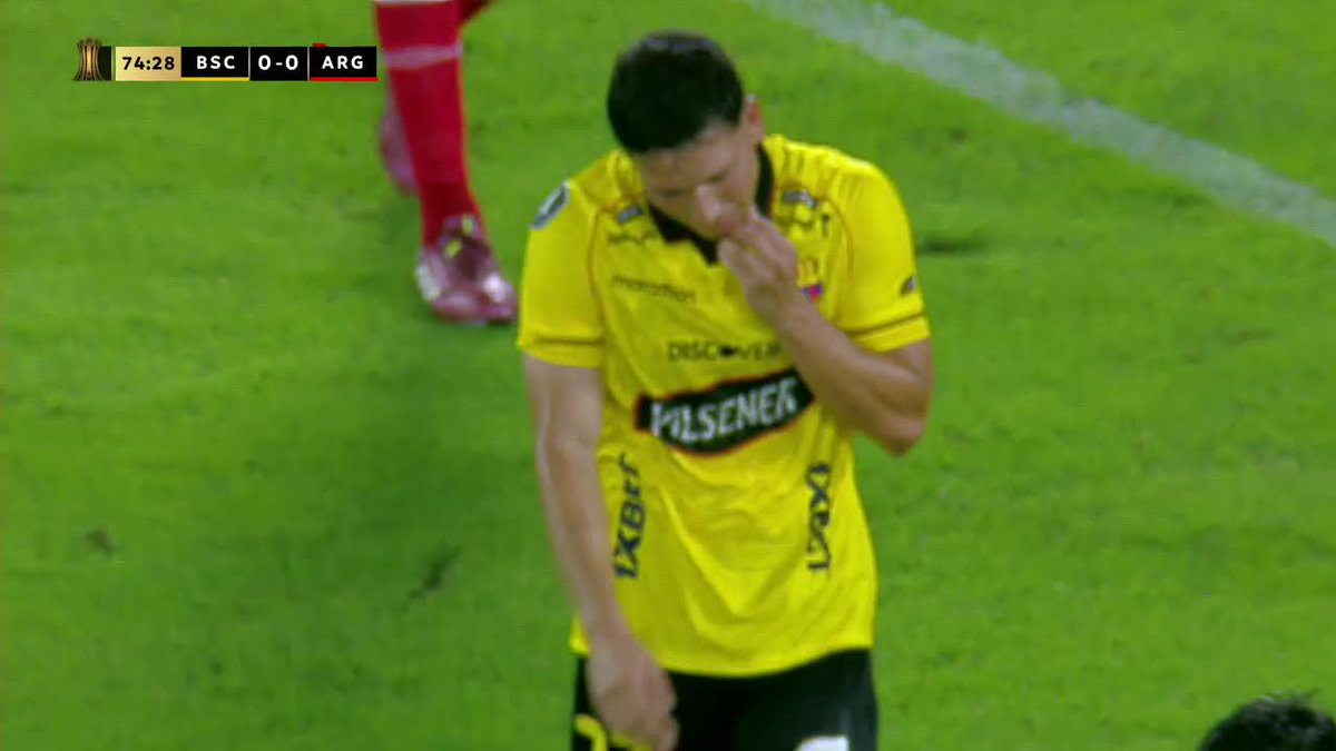 Imagina cobrar más de $10000 mensuales por tirar esta pelota a la mierda