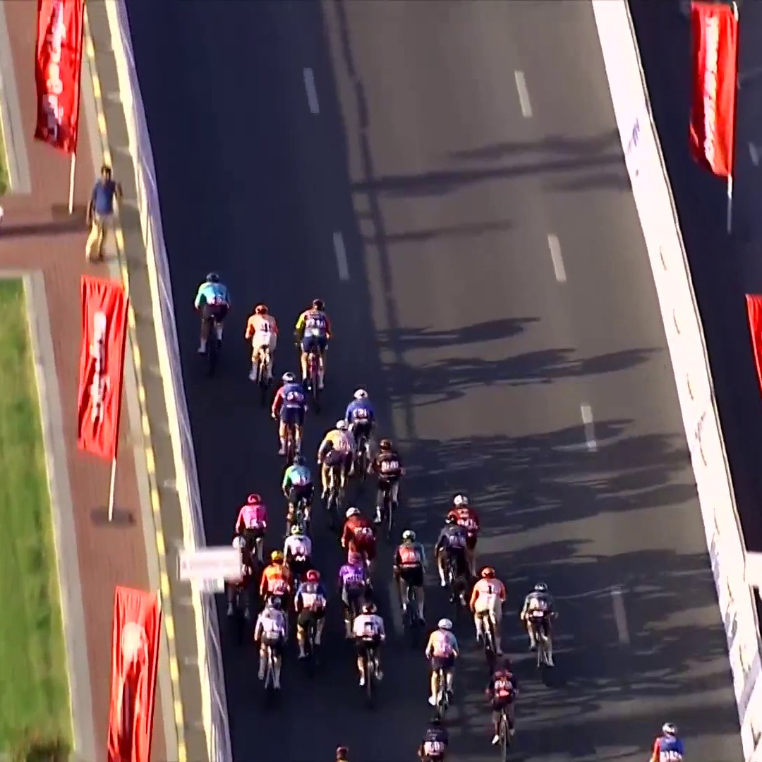 Milan makes it look easy 🤩🔥 The breakaway almost stays away at the UAE Tour before Jonathan Milan does his thing in the sprint 💨
