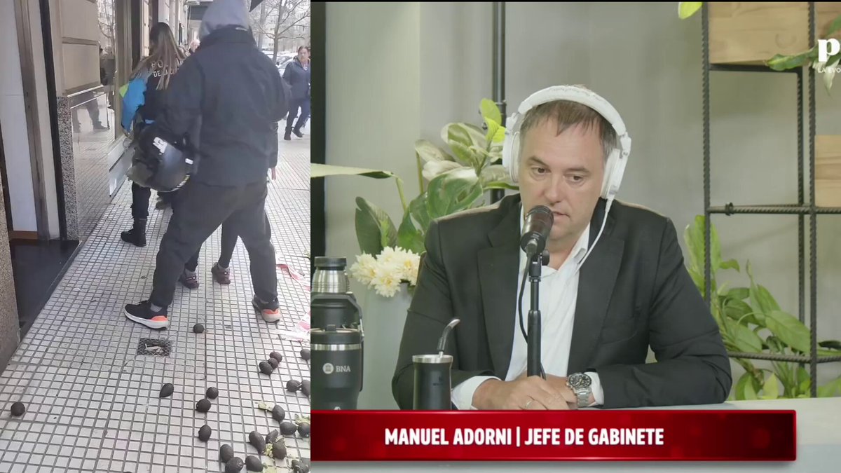 El cinismo y locura de este tipo es total: "Cómo le explican a un vendedor ambulante que hoy no lo dejan ir a trabajar por un paro?" Miren cómo trata este gobierno a los vendedores ambulantes. Literalmente les pegan para que no puedan laburar