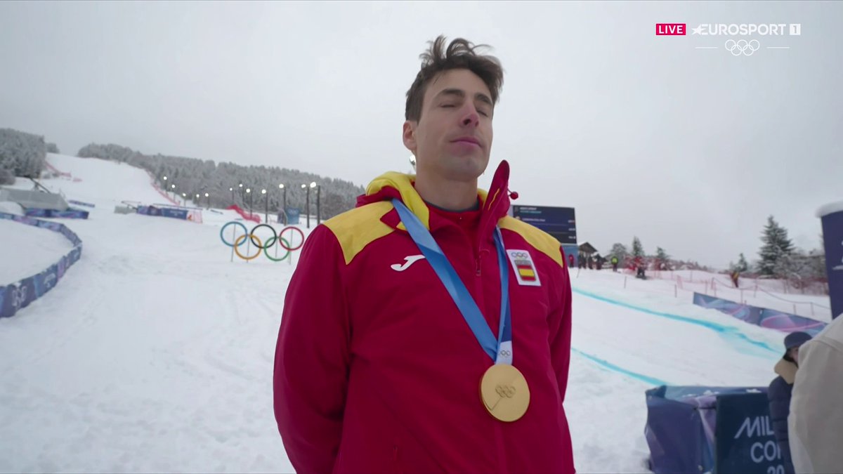 El himno español vuelve a sonar en unos Juegos Olímpicos de Invierno 54 años después 🇪🇸🇪🇸🇪🇸 Oriol Cardona toma el relevo del mítico Paquito Fernández Ochoa. #MilanoCortina2026
