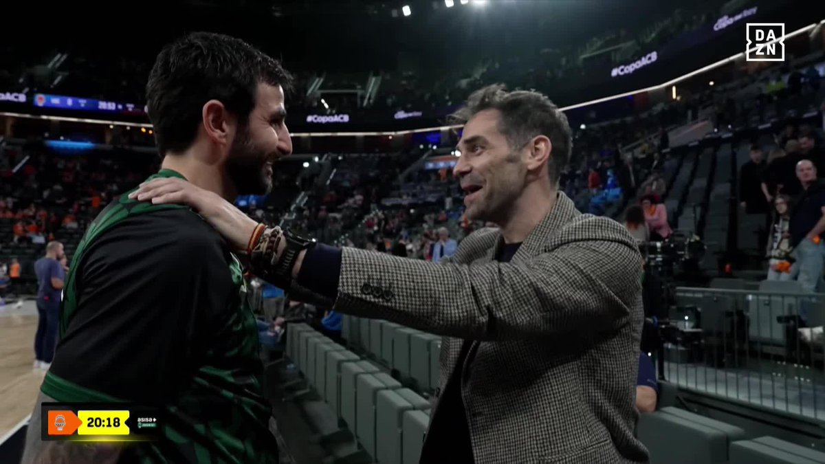 Se nos mete una lagrimilla en el ojo 🥲 QUÉ MOMENTO A MINUTOS DEL DEBUT de la Club Joventut Badalona entre DON José Manuel Calderón y DON Ricky Rubio 🙌🏻 #CopaACBxDAZN 🏀