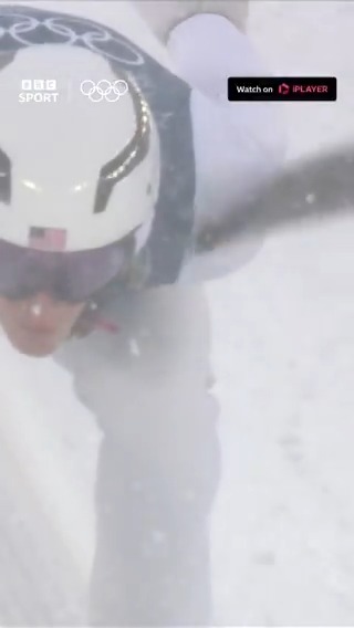 This is too close for comfort 👀😬 USA’s Ben Loomis gets uncomfortably near to a snowblower in the ski jumping part of the nordic combined ⛷️