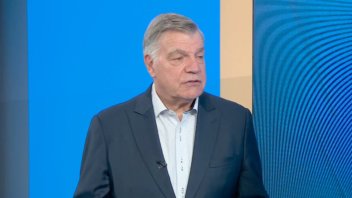 ''The players they've got in have made a massive difference... they have a magnificent home record'' Sam Allardyce compares his Bolton and West Ham side's to Régis Le Bris' Sunderland 🤝
