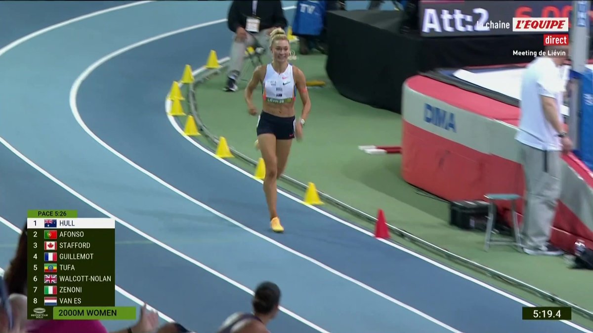 Battue par la Portugaise Salome Afonso dans sa course au record d'Europe du 2 000m en salle, Agathe Guillemot a tout de même pulvérisé le record de France en salle en 5'32''18 ! #lequipeATHLE