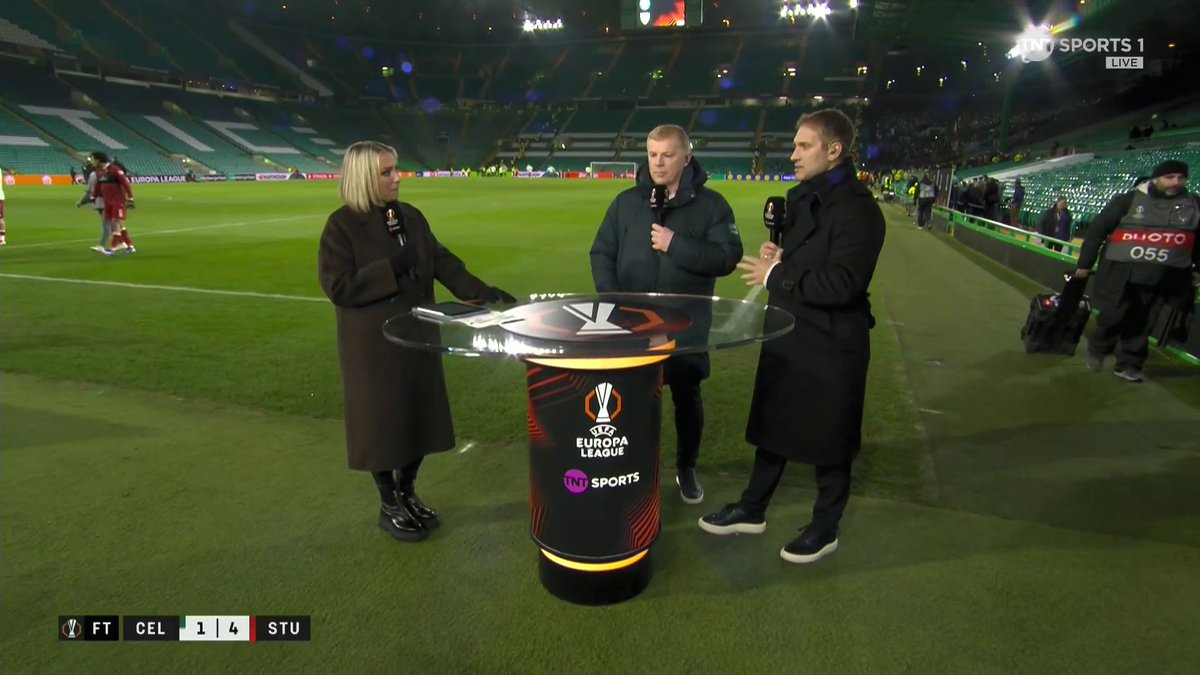 "This is a huge problem for the players" Stiliyan Petrov discusses the protest from the Celtic fans early on into the game... 🎙️ Emma Dodds 📺 TNT Sports &amp; discovery+ UK