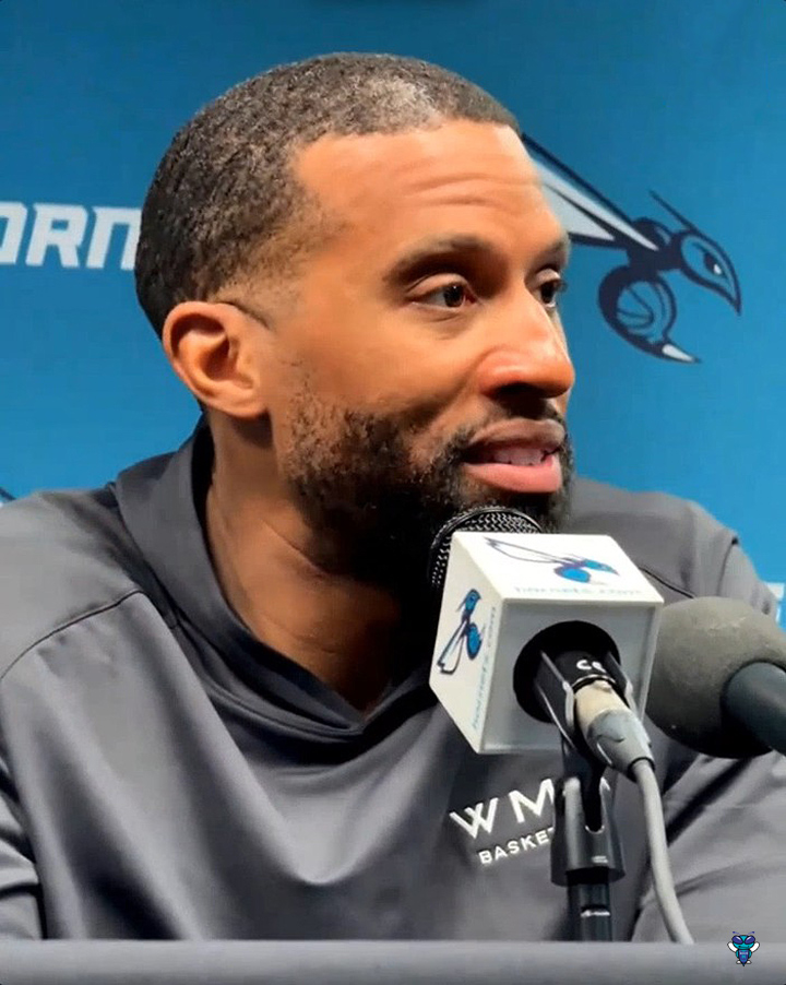 🎙️ Charles Lee on LaMelo Ball and yesterday's car accident: "The first thing when you hear about any type of accident is you hope all parties involved are okay, they're healthy and safe. He was able to come in today, feeling good, ready to go and he'll be ready to play tonight."