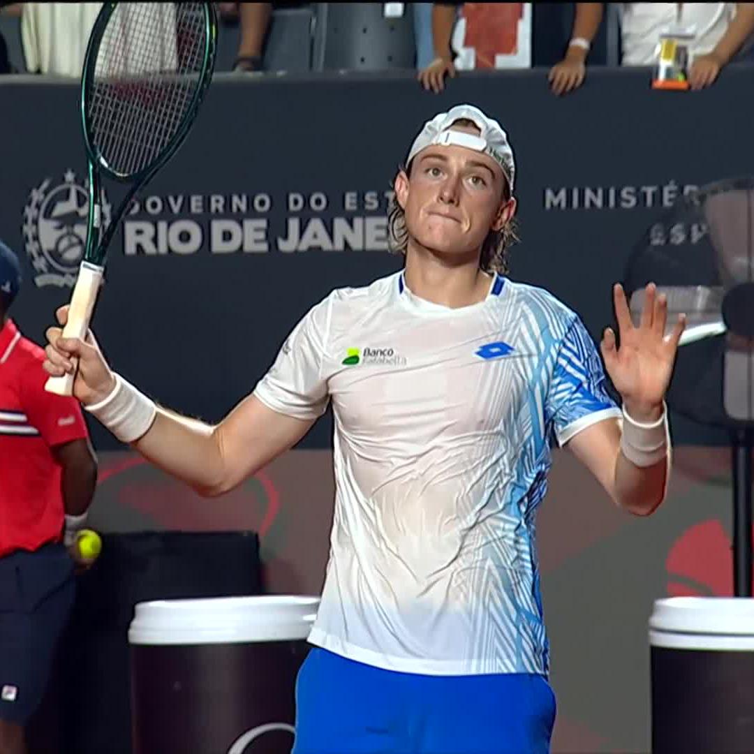 Ignacio Buse’s coming of age! 🇵🇪 The 21-year-old Peruvian upsets No.3 seed Fonseca on away soil, 5-7 6-3 6-4. Rio Open