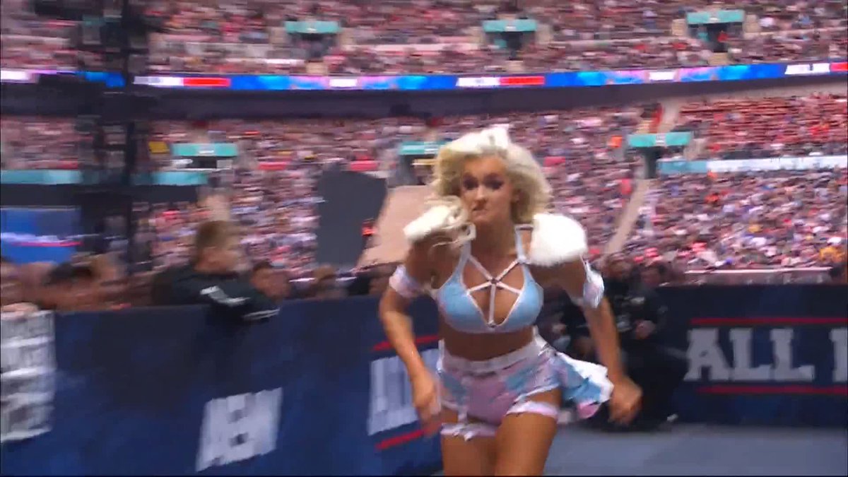 When Mariah May slapped her own Mother at allin 😬