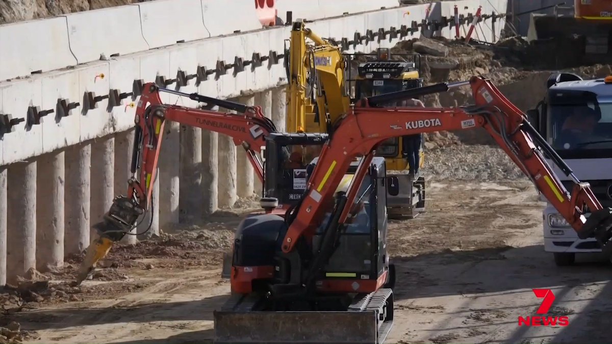 Victoria Police has contradicted the premier over claims she reported a multi-million-dollar scam on the Metro Tunnel Project. The pressure on Jacinta Allan continues to rise with business high-flyers joining calls for a Royal Commission. Rochelle Brown
