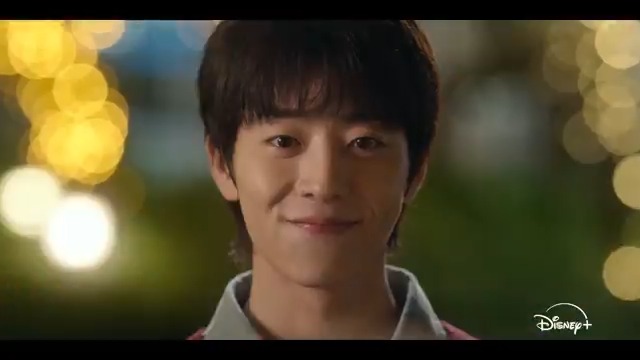 ⋰ 第1話は本日（2/20）23:20配信開始📢 韓ドラ『#君がきらめく季節に』 ⋱ 心を閉ざした彼女（#イソンギョン）と 天真爛漫な彼（#チェジョンヒョプ） 止まっていた時間が 春のようにきらめき始める✨ #ディズニープラス スターで独占配信 感想キャンペーンも同時スタート⟡.* お楽しみに🫶