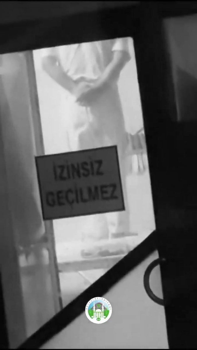 Sakarya’nın Akyazı ilçesinde ayakla hamur çiğnendiği tespit edilen tatlı imalathanesi mühürlendi.
