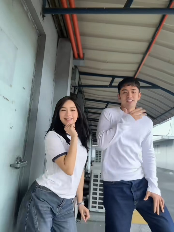 KULANG PA SA ASIN! 🤣 #NeverSayDieGMA stars na sina #JillianWard at #DavidLicauco, pinakita ang kanilang TikTok dance practice! 💃 🎥: Jillian Ward via TikTok