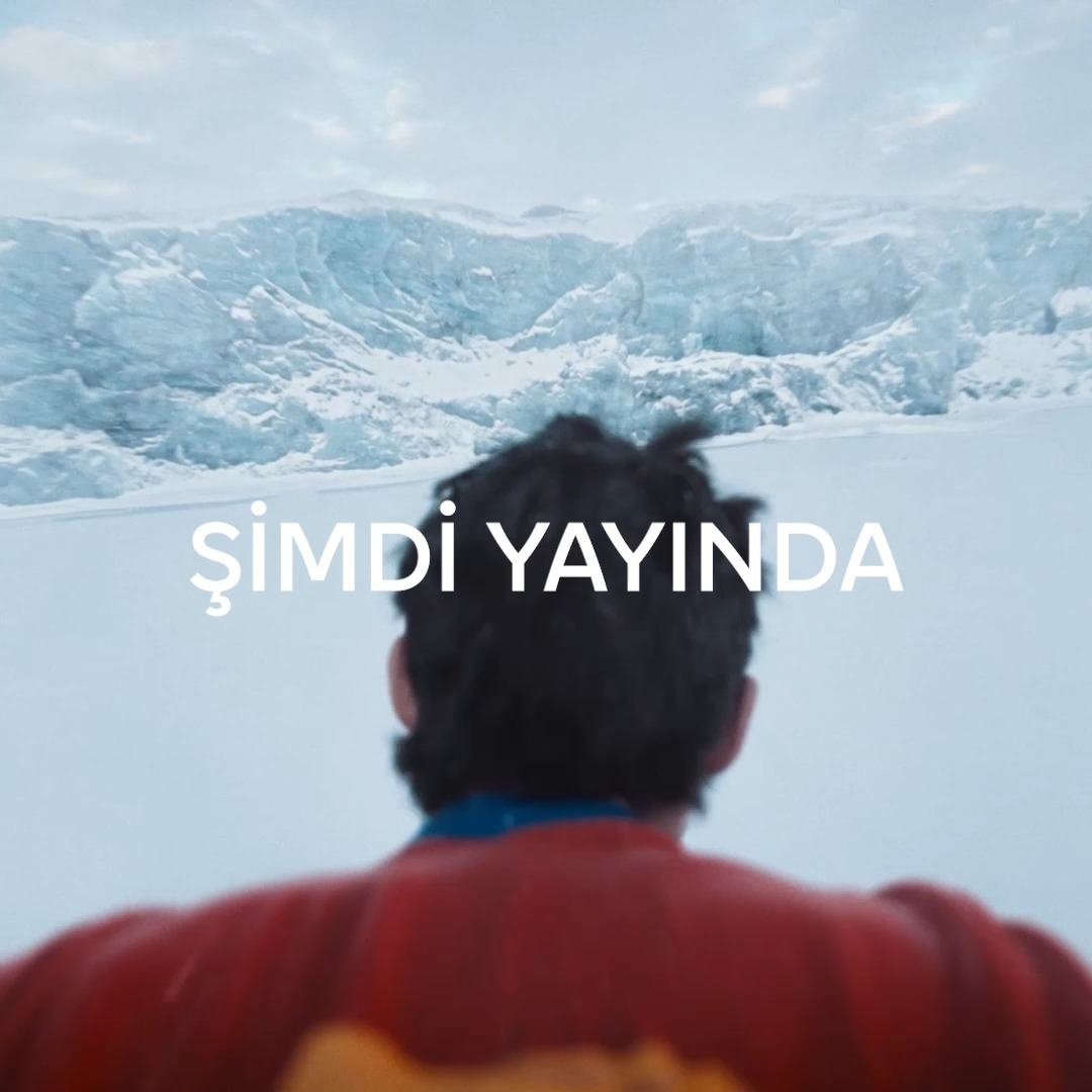 SÜPER bir gün! Superman şimdi HBO Max'te.