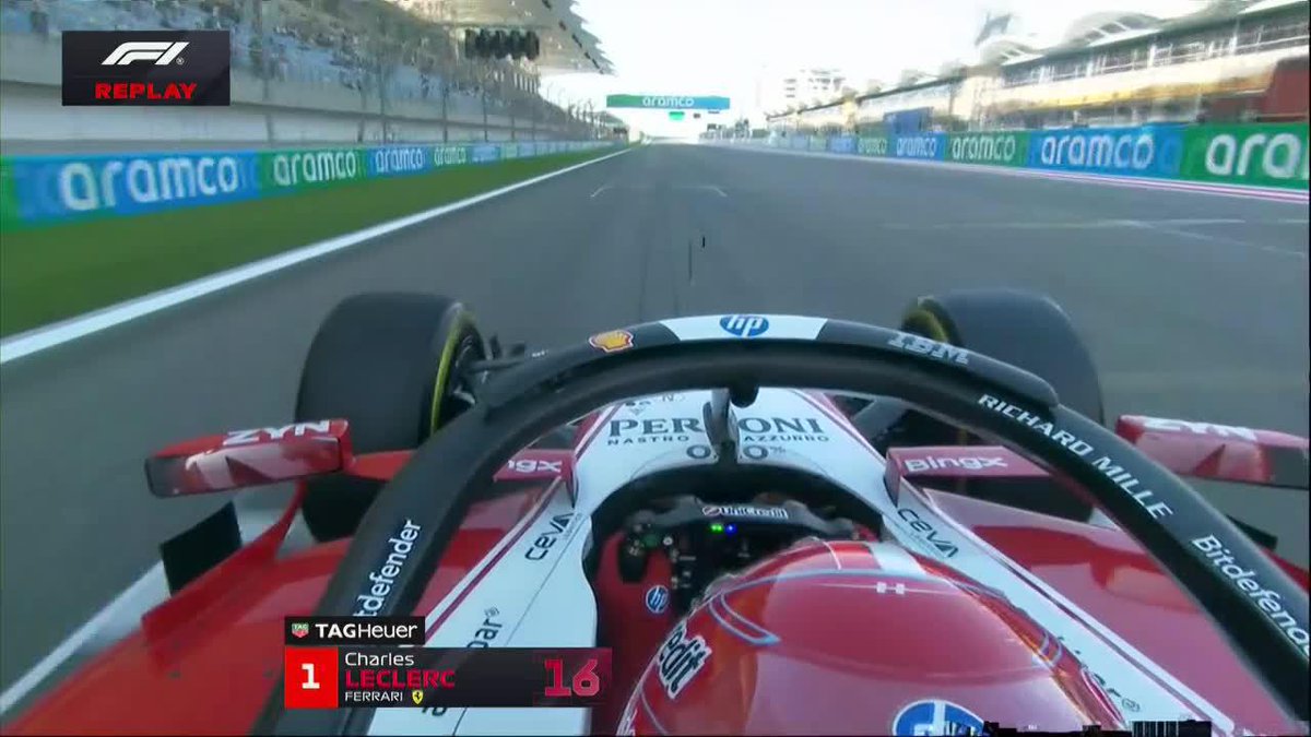 UNA VUELTA CON LECLERC: así suena la Ferrari de Charles en Baréin. 📺 Toda la temporada de #F1 por #DisneyPlus Plan Premium