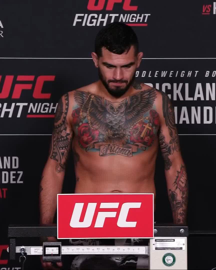 Looking to keep the win streak alive 👊 186 lbs for Anthony Hernandez! [ #UFCHouston | TOMORROW at 8pmET on @ParamountPlus ]
