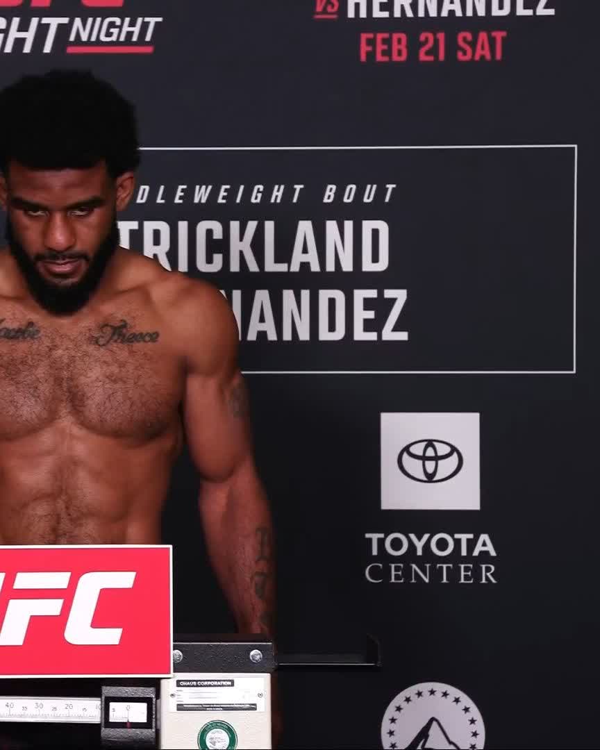 He's been dominant in the Octagon thus far 😮‍💨 Jacobe Smith hits the scale at 171 pounds! [ #UFCHouston | TOMORROW at 8pmET on @ParamountPlus ]