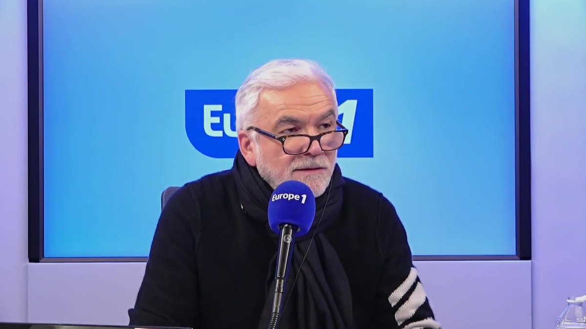 "Je pense que tout le monde devient fou" déclare Pascal Praud suite aux propos de Ségolène Royal #PascalPraudEtVous sur #Europe1