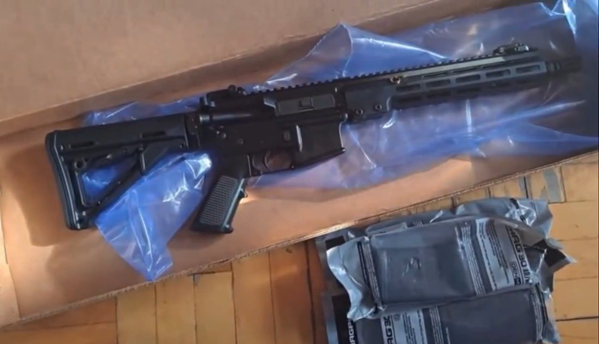 Interesting video here from the Valgear Youtube channel (great channel BTW - recommended for sure) showing a sterilized Geissele AR15 exported for use by the Ukrainian military. Interestingly it doesn't have the REBCG nor Airborne charging handle. Now I want a sterilized Geissele rifle.... 🇺🇸😎 #war #ukraine #russia #geissele #export #AR15 #ValGear