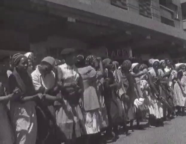 August 1956: Women's anti-pass march. Footage from Afrika Mayibuye by Kevin Harris (1993)