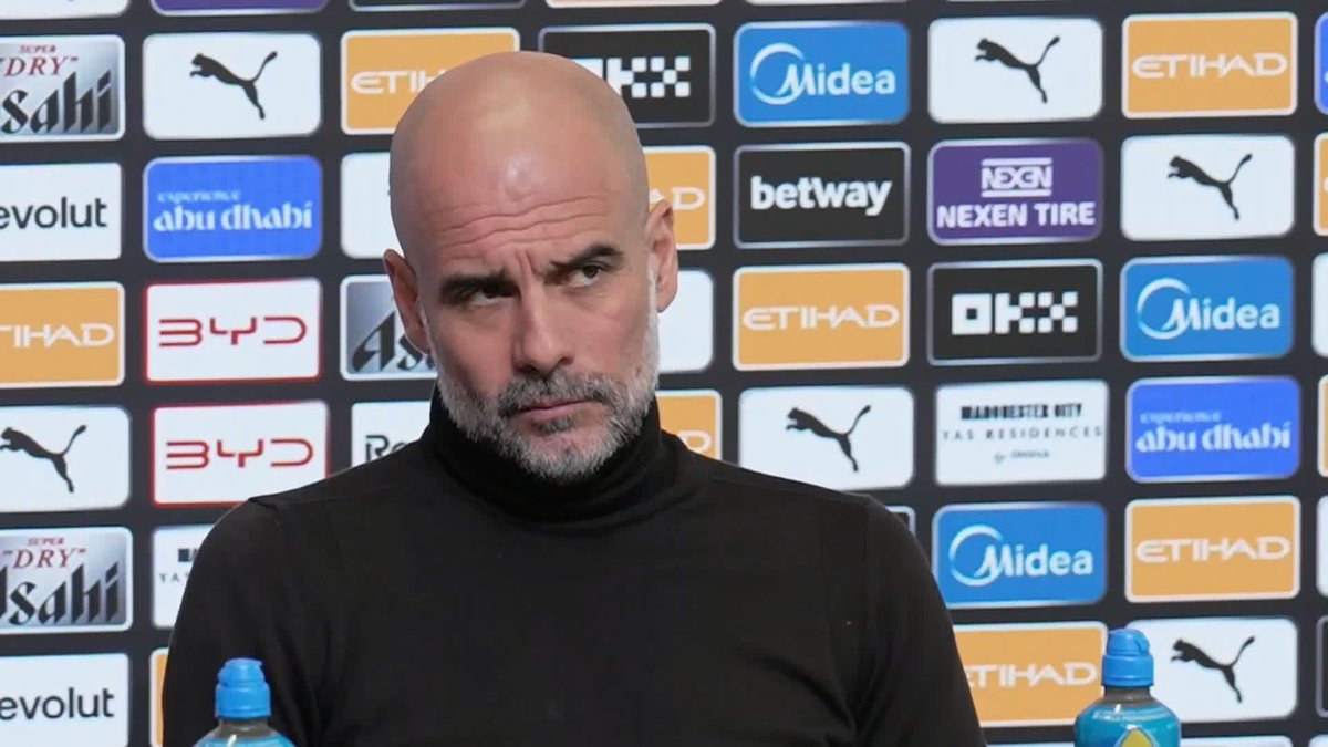 Preguntan a Guardiola si el fútbol tiene herramientas para acabar con el racismo. Respuesta: -En las escuelas. Hay que pagar más a los profesores. Esas son las personas que deben estar bien pagadas. En las escuelas, no en el fútbol.