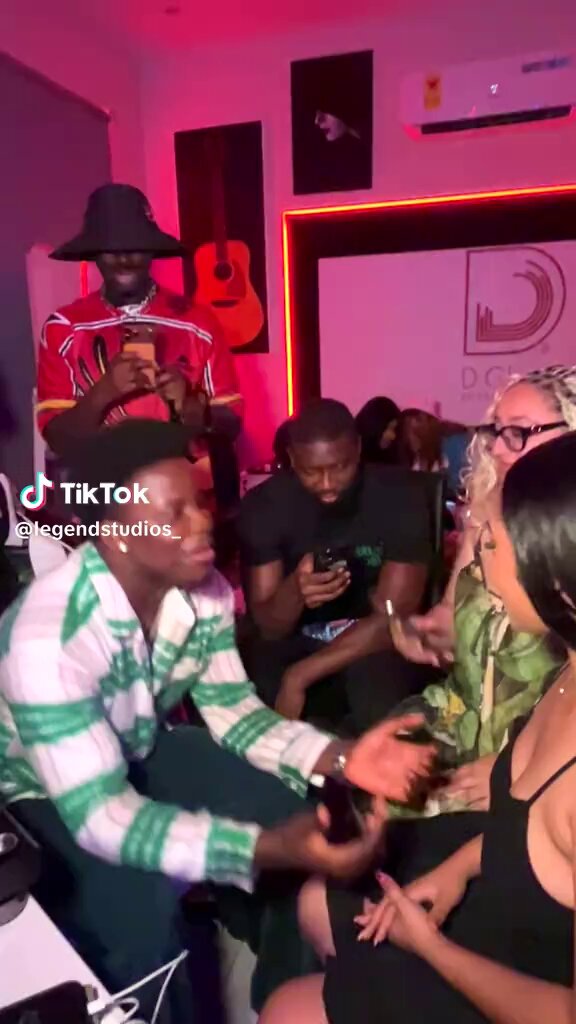 Lasmid go take this song eat Ohemaa Corny p33😂😂😂