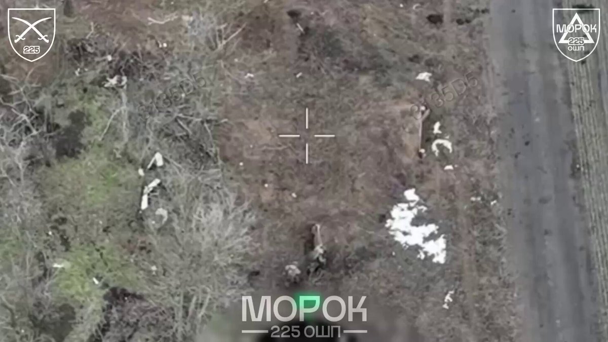 😎 Two soldiers of the Morok assault battalion of the 225th OSHP conducted an operation to clear the trench line, blowing up enemy dugouts with TM-62, explosives and grenades.