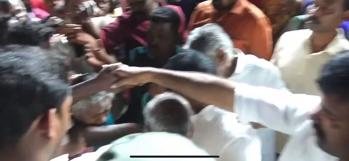முதியவர்கள் தங்கள் கடைசி காலத்திற்கு சேமித்து வைத்த பணத்தை எல்லாம் இப்படி Ec ah ஏமாற்றி வாங்கிடுறான்.. ஏமாறுறவங்க இருக்குற வரை ஏமாத்துறவன் இருக்க தான் செய்வான்.. மூஞ்செல்லாம் பல்லா இருக்கு அண்ணனுக்கு..
