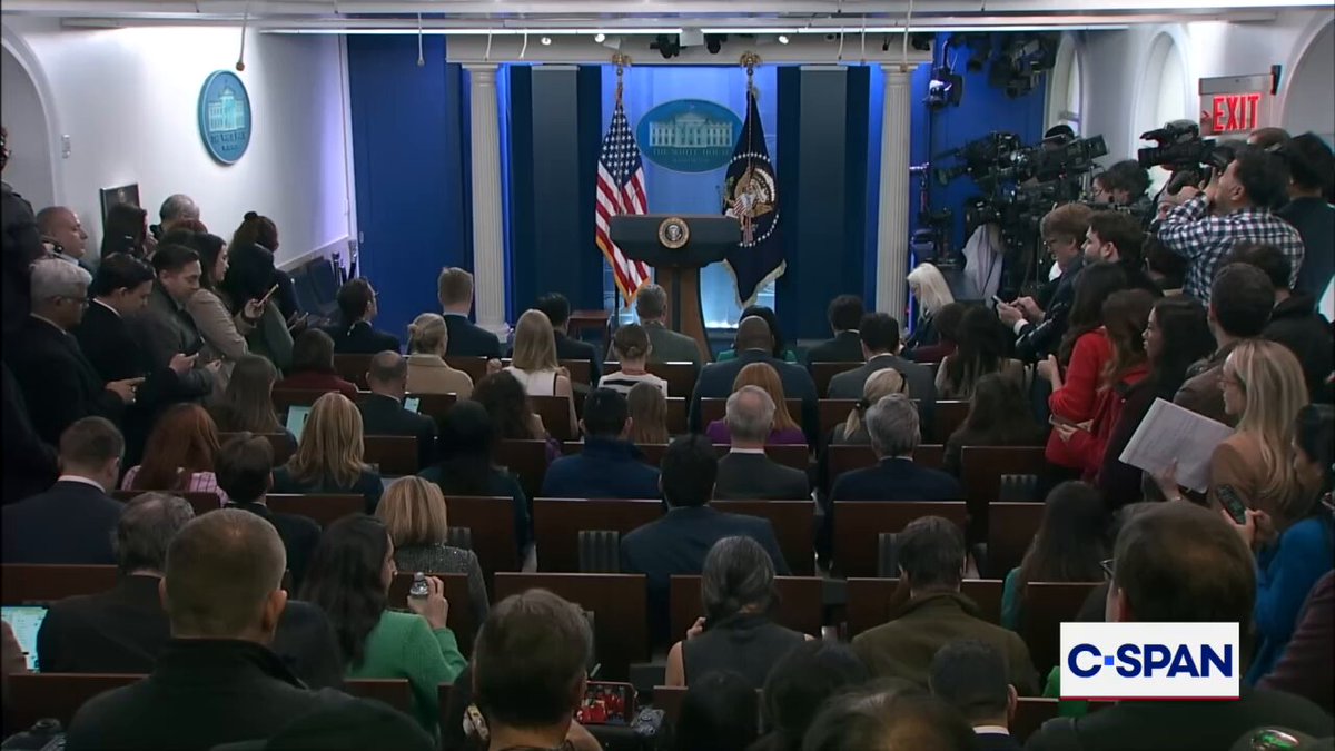SOUND ON! Listen to the reaction when the lights go down in the White House press briefing room.