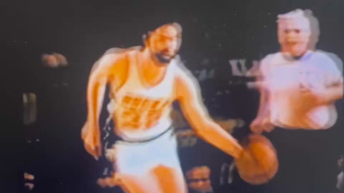 Ppl always talk about great shooters but never mention this dude. Brian Winters could shoot going left, right, on the move, off glass, over both shoulders, catch &amp; shoot; all consistently with a hand in his face. 1 of the best pure shooters ever, yet he’s rarely mentioned.