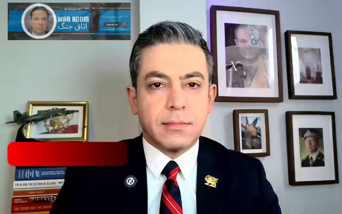 🚨 تفنگ چخوف: #ترامپ در حال بررسی حمله به جمهوری اسلامی! 📍 حمله محدود (لیمیتد) یا حمله بزرگ (#مگا_اتک)؟ 📍 ورود ناو هواپیمابر جرالد فورد به غرب مدیترانه 📍 اعزام چندین اسکادران جنگنده های اف۲۲، اف۳۵ و اف۱۶ و اف۱۵ و ۴۰ درصد ناوگان آواکس به منطقه 📍 اختصاصی اتاق جنگ: فرودگاه صوفیه (#بلغارستان) هاب اصلی عملیاتی هوایی تانکرهای سوخت رسان آمریکا به جای دیه گو گارسیا! در بخش اول چهار سری برنامه #اتاق_جنگ به بررسی دقیق نوع تجهیزات و ادوات نظامی آمریکا در منطقه برای حمله بزرگ (نه محدود) پرداختم. آمریکا برای حمله مگا برنامه ریزی کرده ولی میتواند با حمله محدود ولی دردناک (حذف فیزیکی) شروع کند