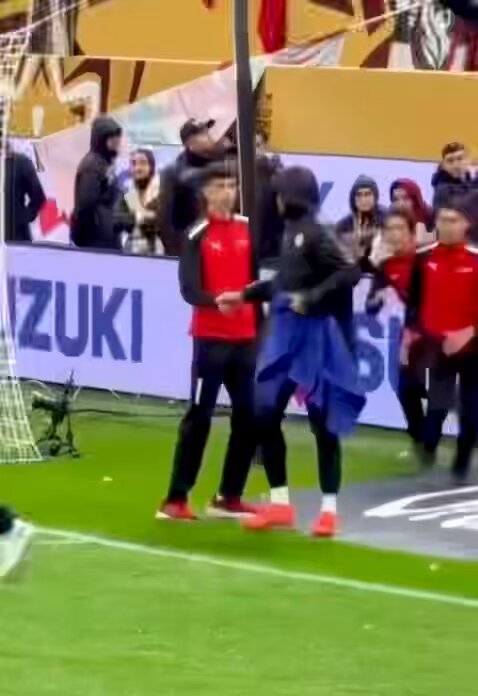 Et les ramasseurs de balles fétichistes de serviette qui ont agressé Evan Diouf lors de la finale, Ils ont été condamnés à combien de mois de prison ?