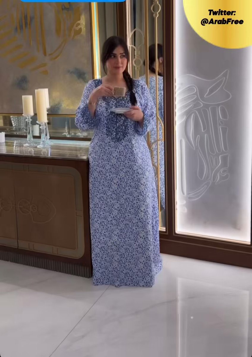 الجلابية أو المخور هي أساس الاناقة الرمضانية 🌙 شوفوا جمال رؤى الصبان 👑🇦🇪 وهي ترتدي الزي الرمضاني الرسمي 🤩✨