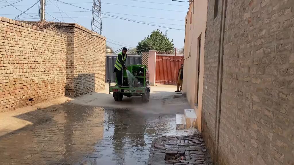 لودھراں گاؤں کی گلیوں کی صفائی 👏👏